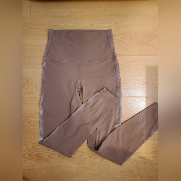 Align Super High-Rise Pant 28" Velvet Special Limited Edition size 6 - Picture 3 of 11